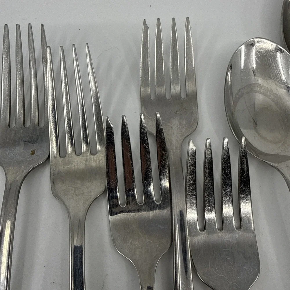 Lot of 10 Oneida USA Stainless Flatware Liberty's Light‎ Forks Spoons Knives
